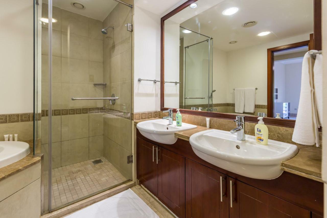 Beachfront Two Bedrooms On Palm Jumeirah By Deluxe Holiday Homes 迪拜 外观 照片